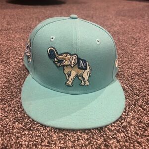 Size 7 1/2 Oakland A’s 1989 World Series baseball cap.